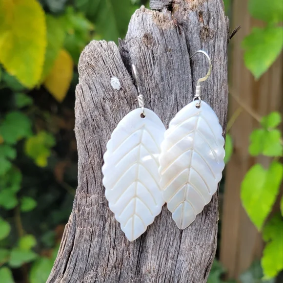 Handmade Freshwater Pearl Shell Leaf Shaped Earrings Dangle - Picture 4 of 4